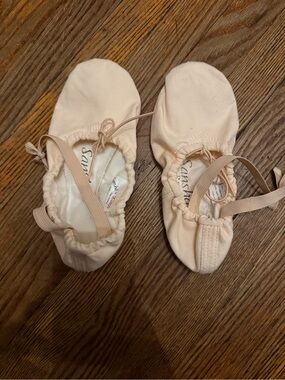 Sansha Canvas Ballet Slippers in Light Pink